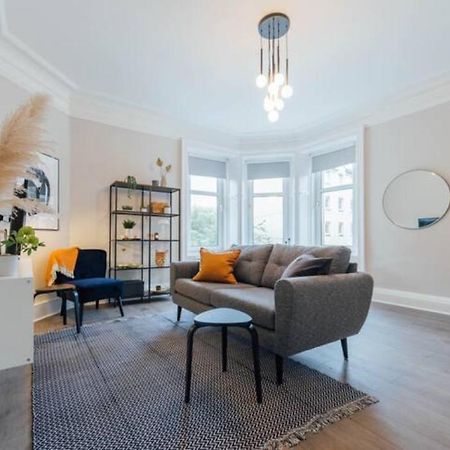 Stylish Stirling Apartment - Free Parking Dış mekan fotoğraf