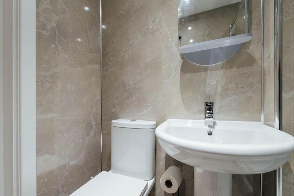 Stylish Stirling Apartment - Free Parking Dış mekan fotoğraf