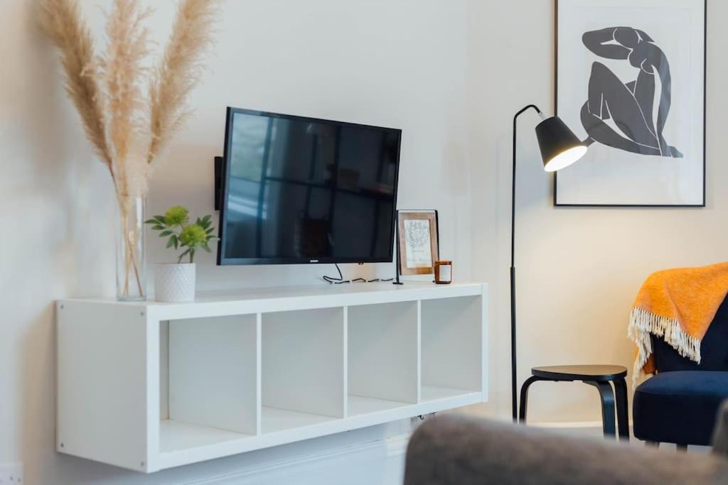 Stylish Stirling Apartment - Free Parking Dış mekan fotoğraf